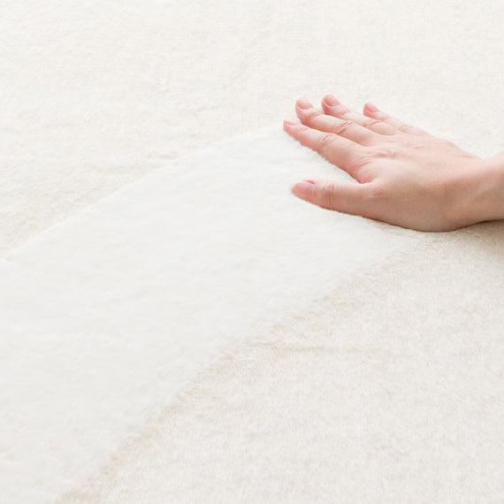 FUR RUG 130X185 IV RM01