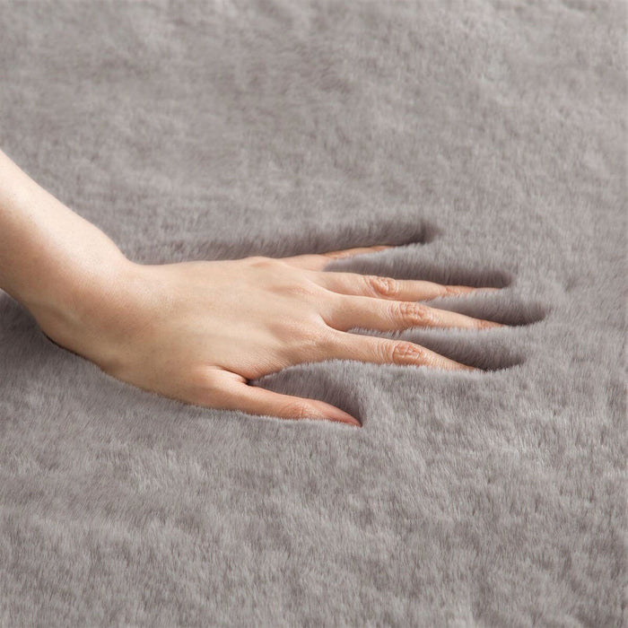 USAGI RUG 3 140X200 LGY US02