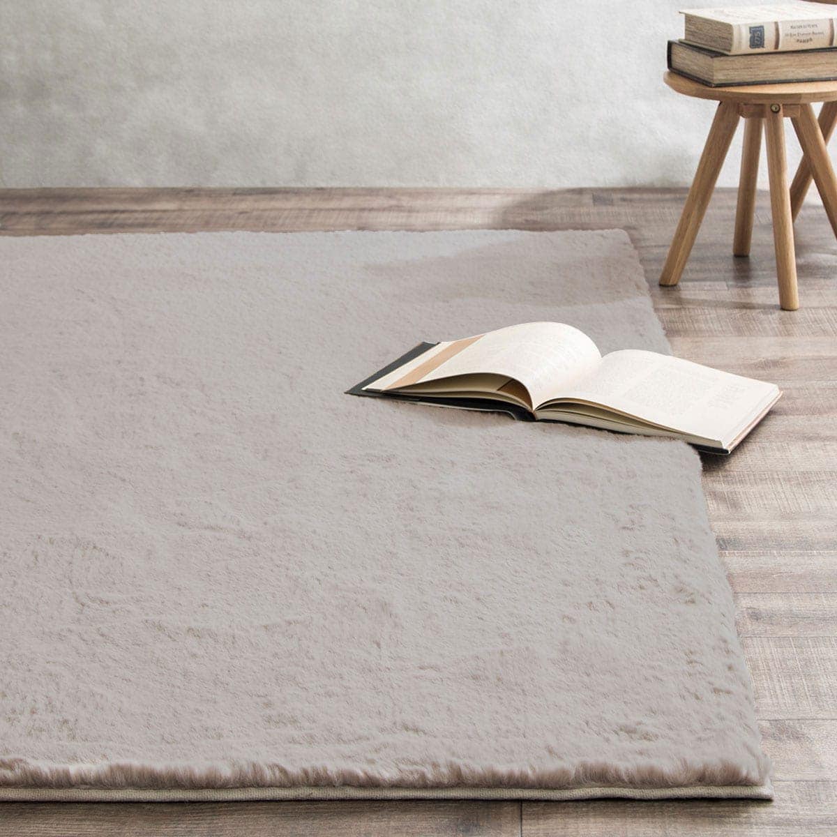 USAGI RUG 3 200X285 LMO US01