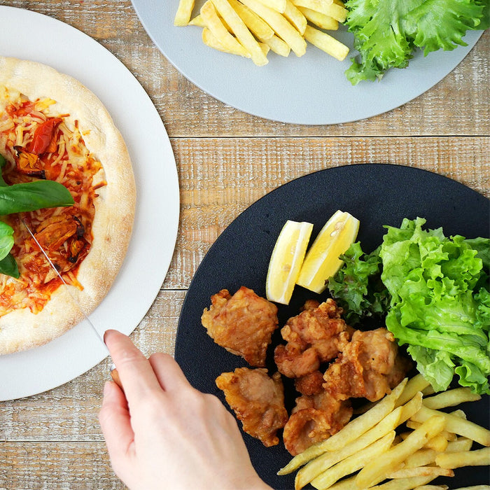 ROUND SERVING CUTTING BOARD 27CM BK